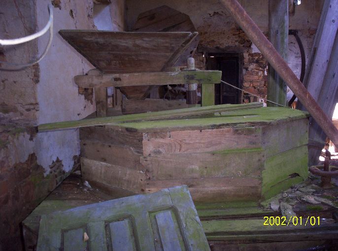147 OPP Fincas Rústicas SurOeste 2 - Molino de piedra en los montes de León, gran edificio con vivienda, almacén y antiguo molino.