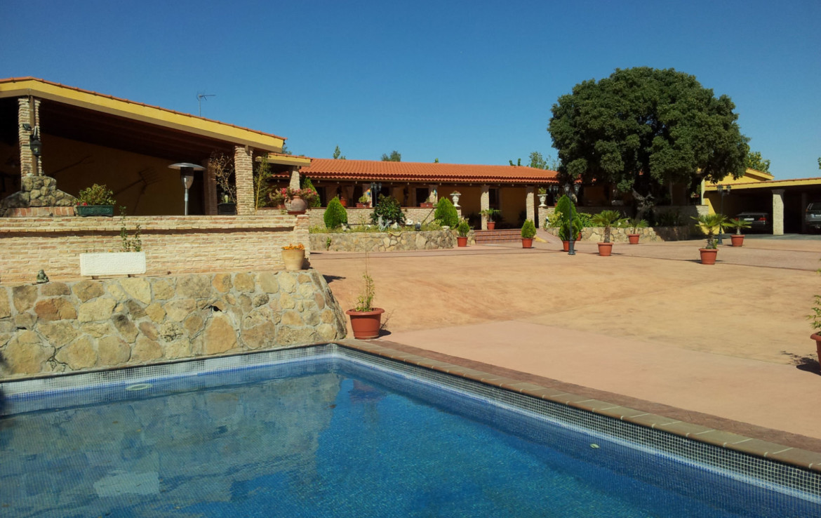 617 OPP Fincas Rústicas SurOeste 1170x738 - Finca espectacular a 5 minutos de Madrid, 22 has urbanas +20 has rústicas, muchas edificaciones, muy bien de precio