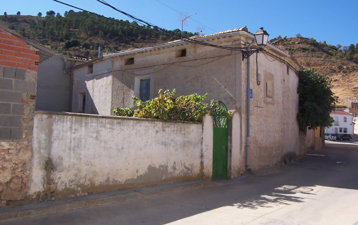1033 OPU Fincas Rústicas SurOeste 1170x738 - Casa de pueblo en aldea a 30 km de cuenca, 300 m2, cinco dormitorios